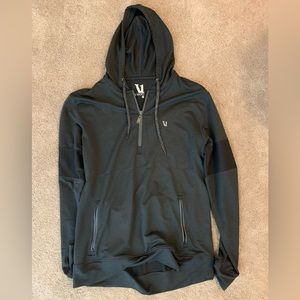 Vuori 1/4 zip hoodie in good condition